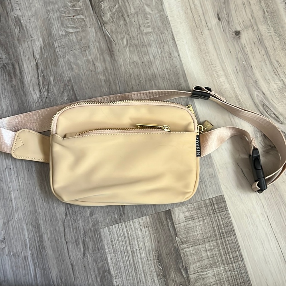 Cute fanny pack 💛